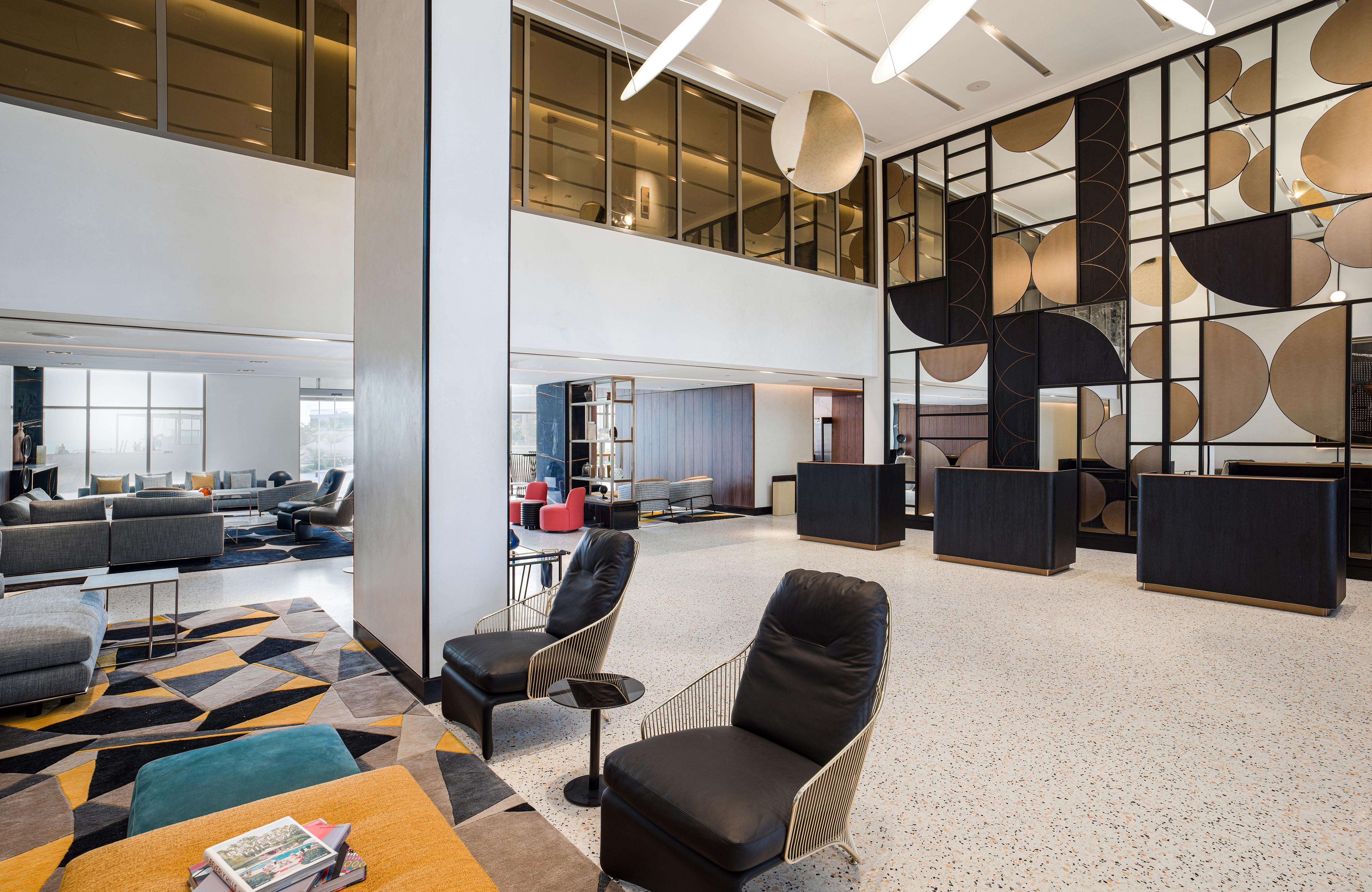 Th8 Palm Dubai Beach Resort, Vignette Collection By Ihg מראה חיצוני תמונה The lobby of the hotel