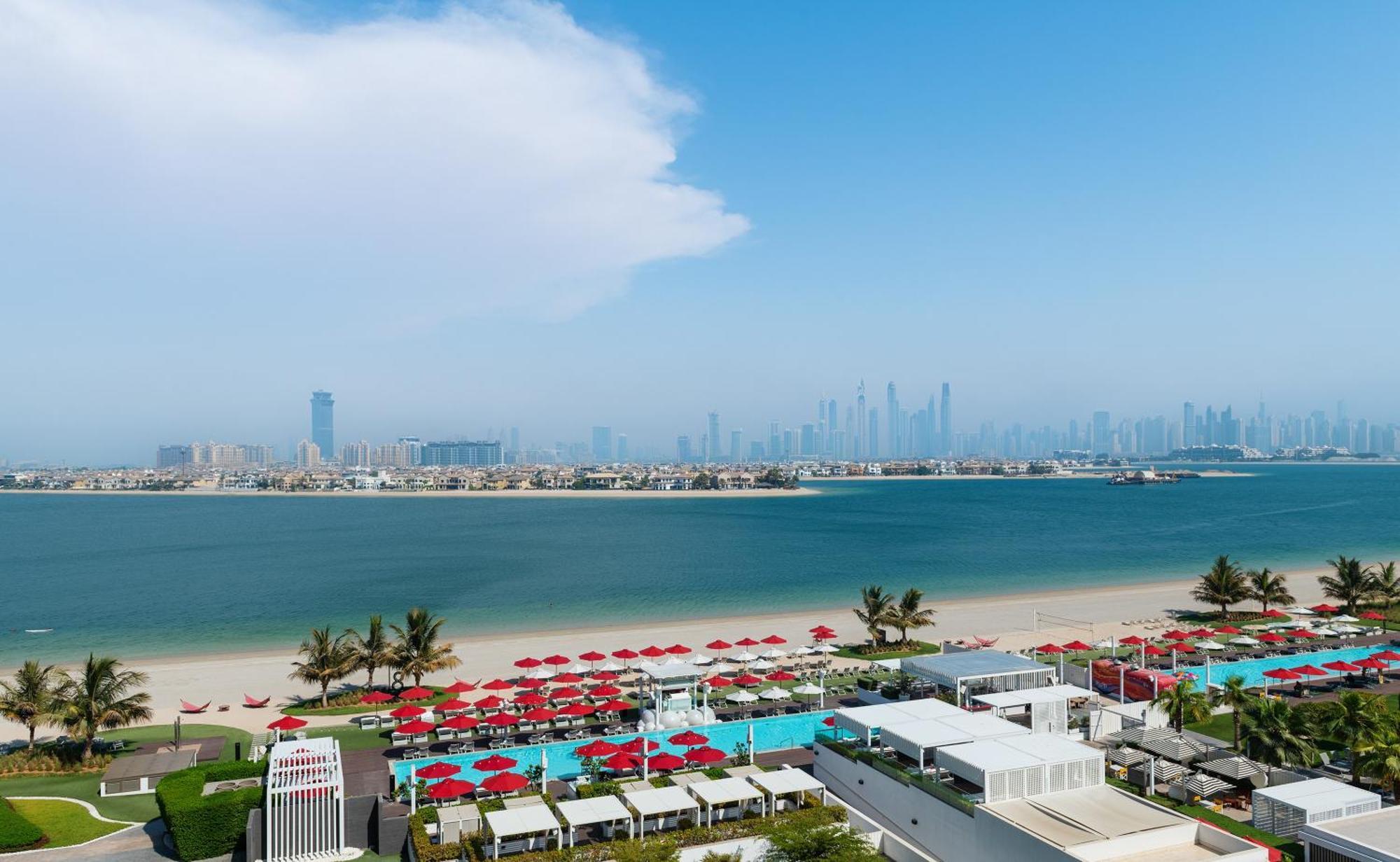 Th8 Palm Dubai Beach Resort, Vignette Collection By Ihg מראה חיצוני תמונה View of Jumeirah Islands