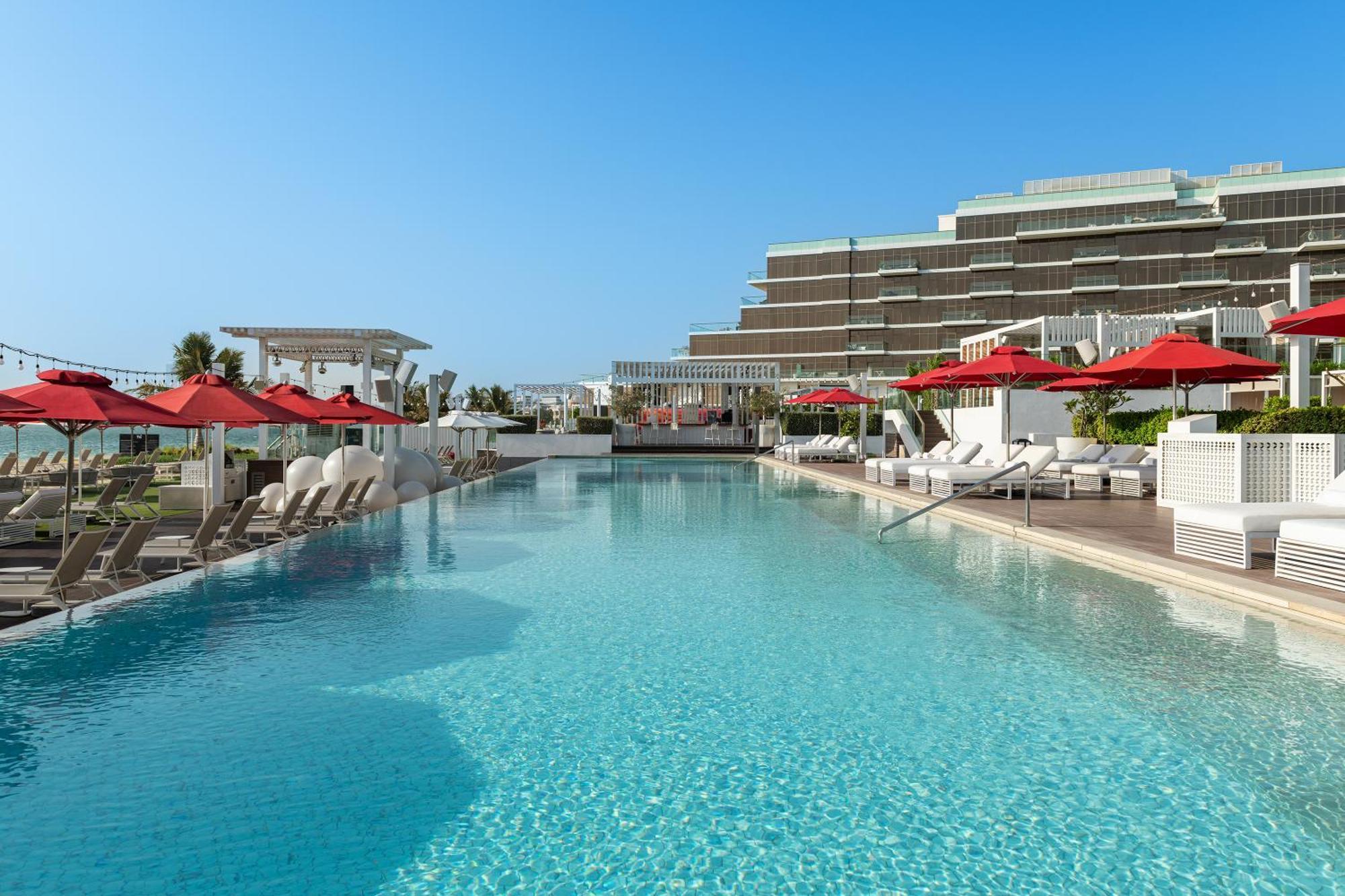 Th8 Palm Dubai Beach Resort, Vignette Collection By Ihg מראה חיצוני תמונה