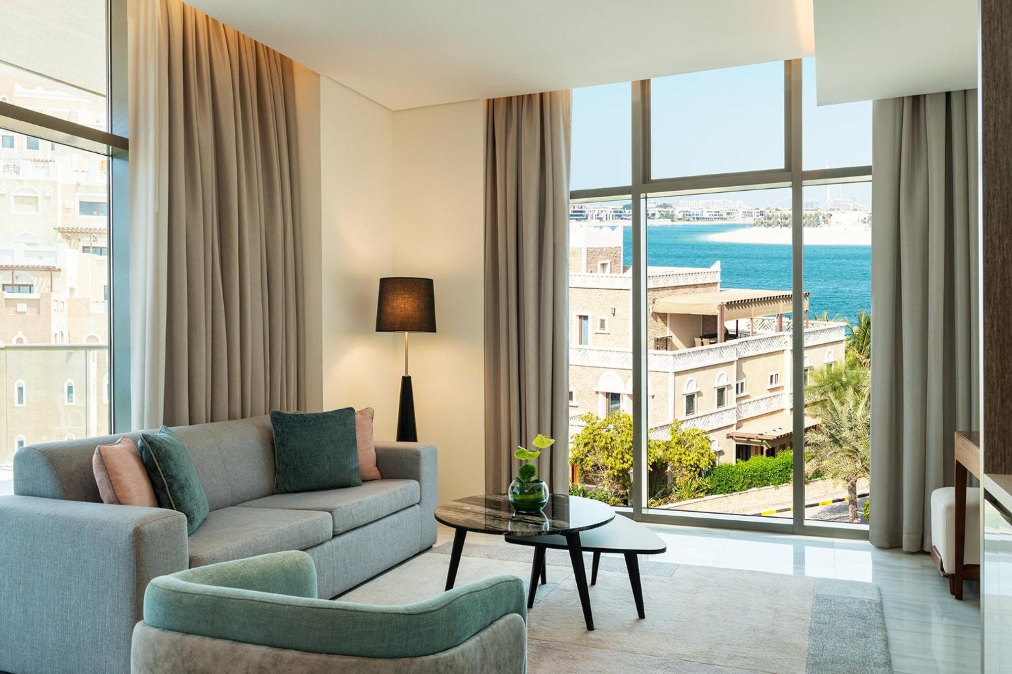 Th8 Palm Dubai Beach Resort, Vignette Collection By Ihg מראה חיצוני תמונה