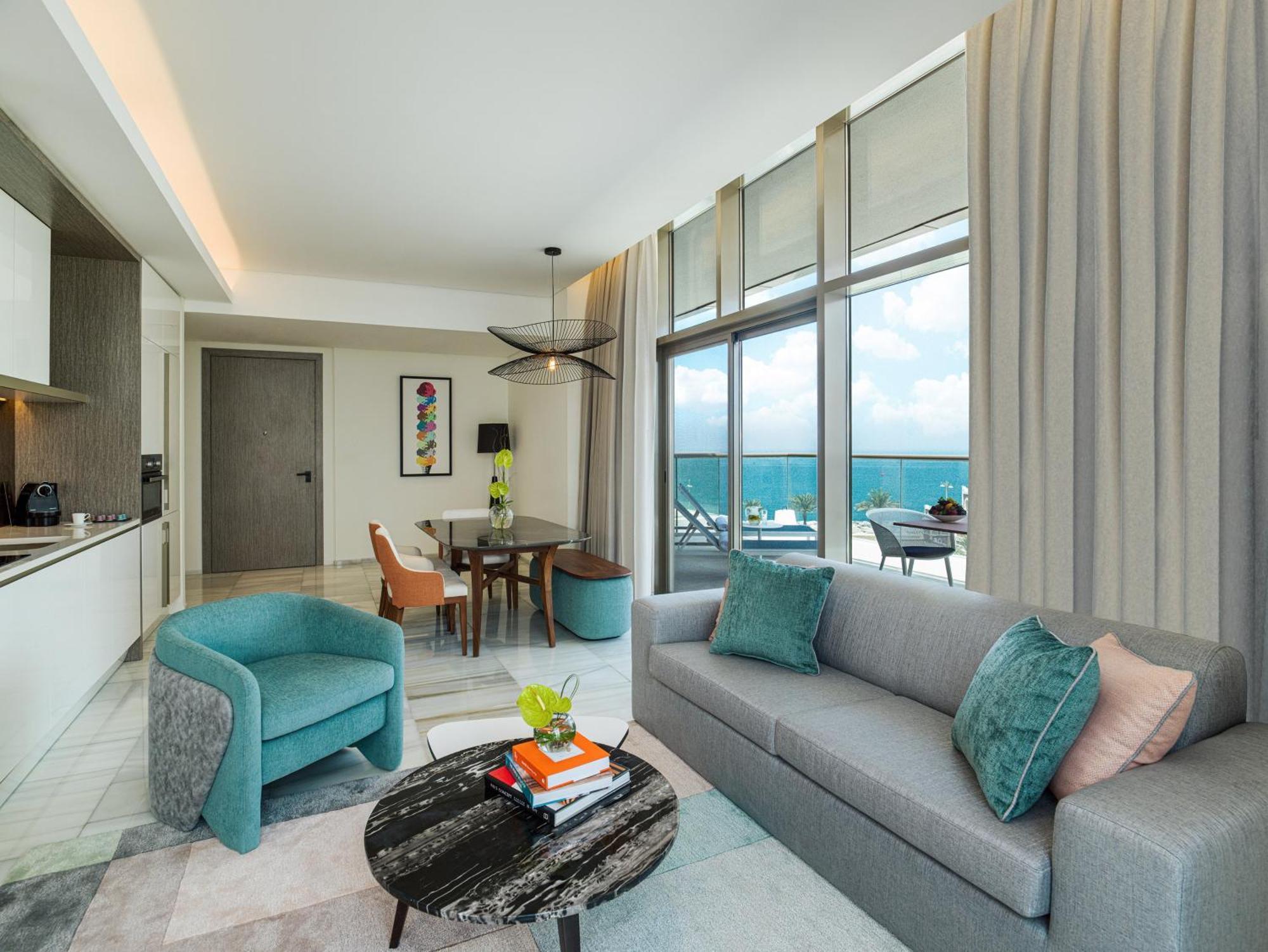 Th8 Palm Dubai Beach Resort, Vignette Collection By Ihg מראה חיצוני תמונה