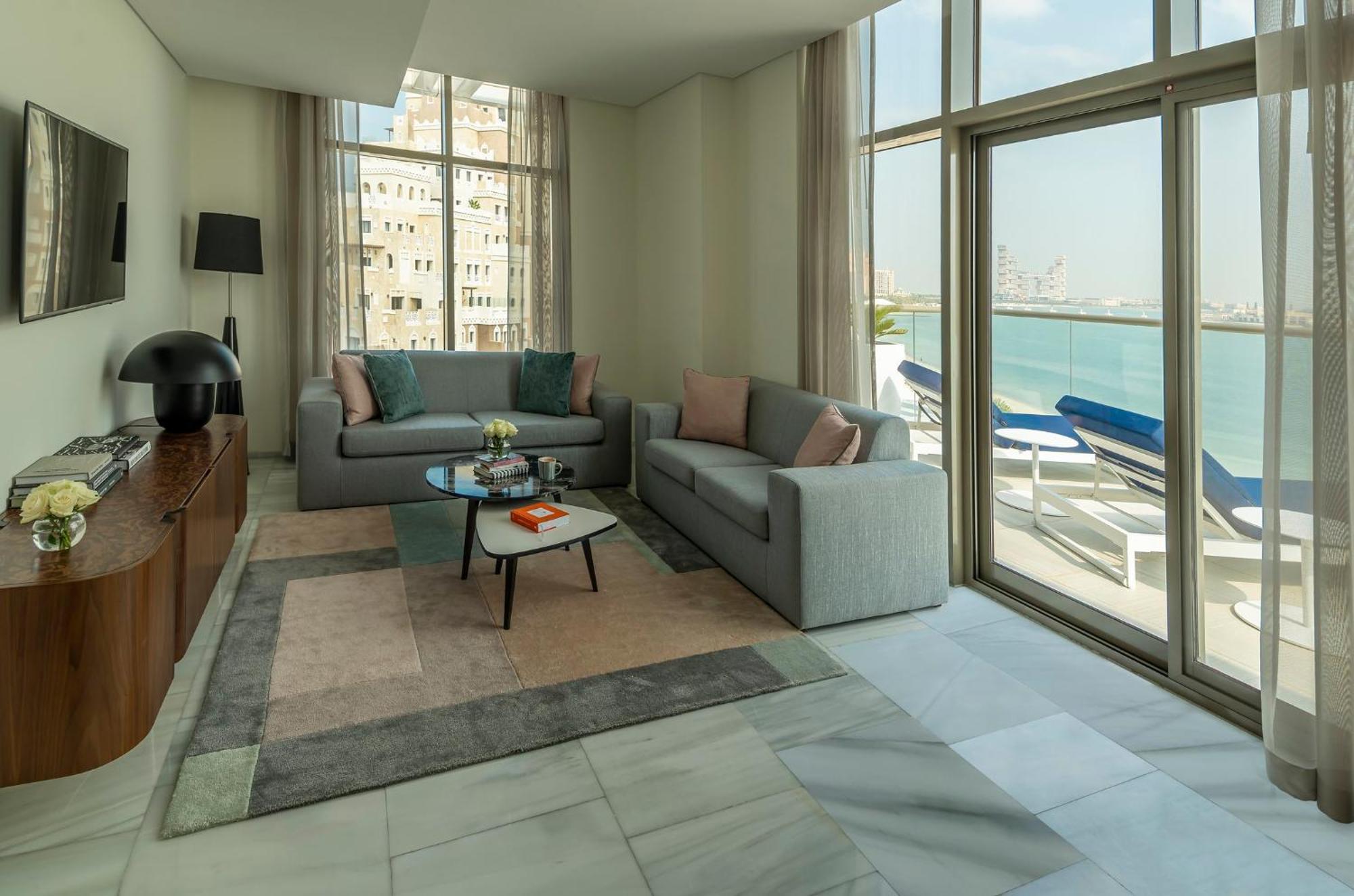 Th8 Palm Dubai Beach Resort, Vignette Collection By Ihg מראה חיצוני תמונה