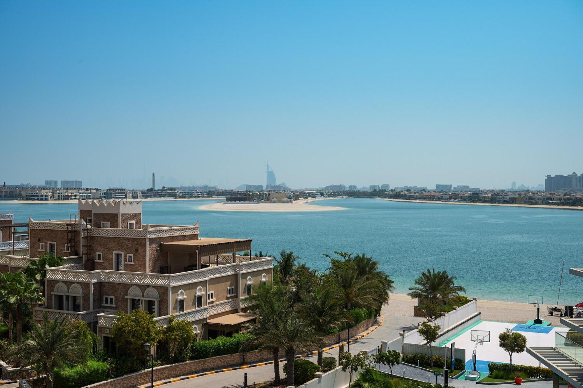 Th8 Palm Dubai Beach Resort, Vignette Collection, An Ihg Hotel מראה חיצוני תמונה